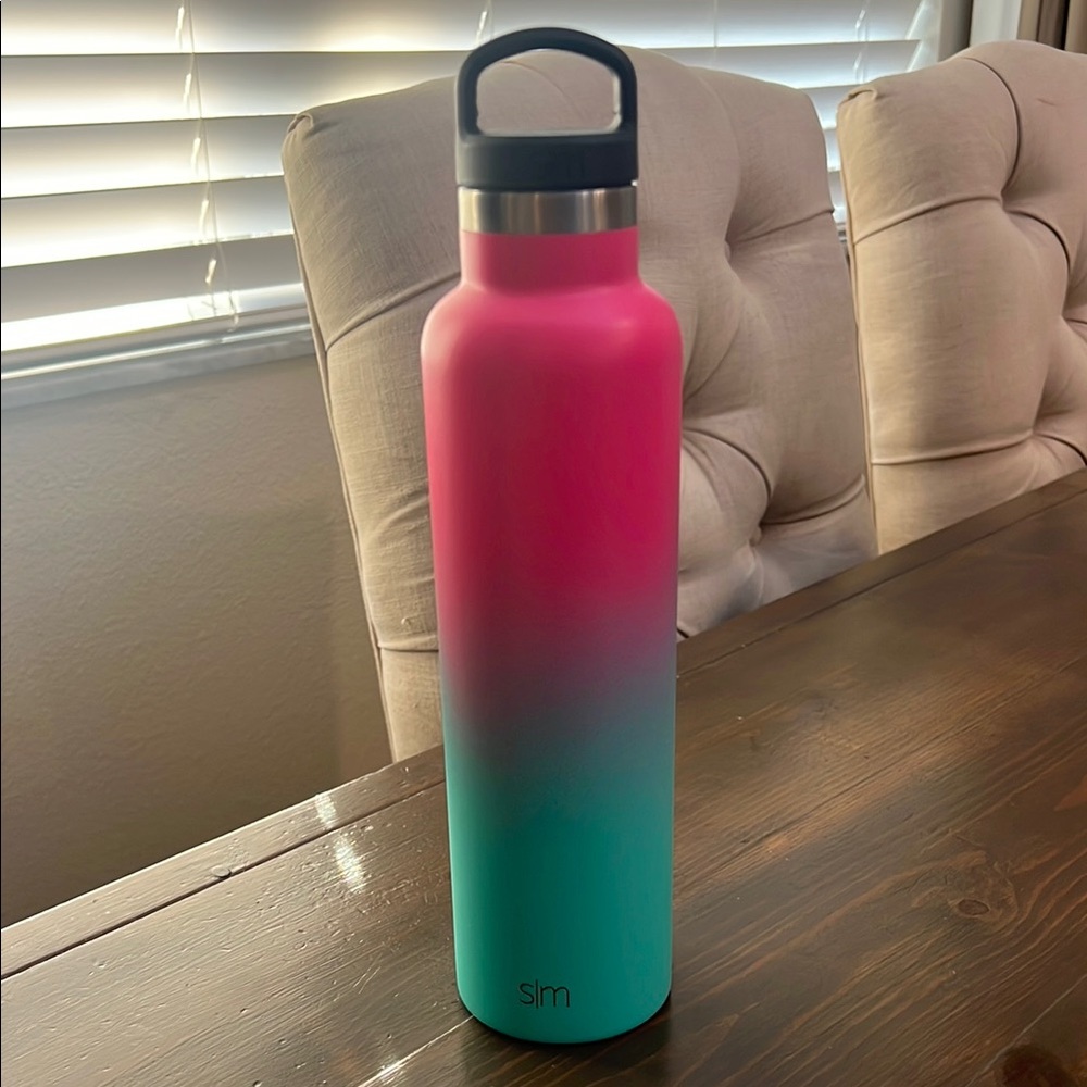 Simple modern ascent with handle lid. 24 oz., ombré sorbet sold out color
